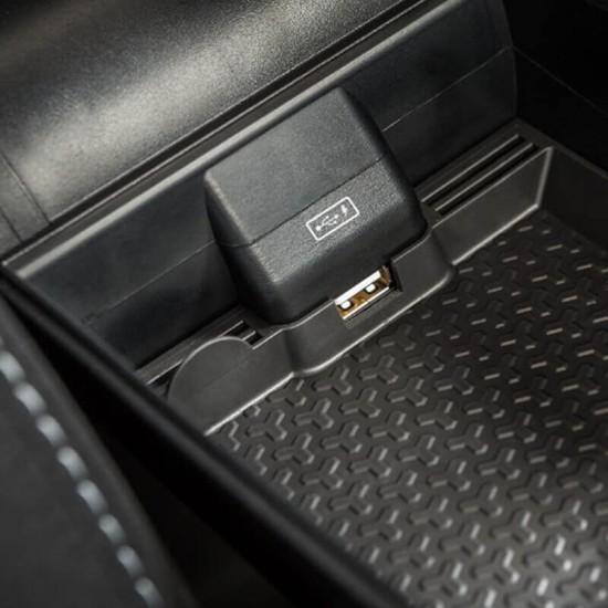 Κονσόλα Χειροφρένου Τεμπέλης Armster OE1 TR Limited Με Usb Για Dacia Duster 2018+ Χωρίς Εργοστασιακό Τεμπέλη Μαύρο Χρώμα Με Κόκκινη ραφή