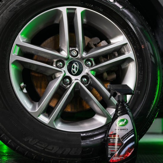 Γυαλιστικό Ελαστικών Hybrid Solution Graphene Acrylic Turtle Wax 680ml 053747117