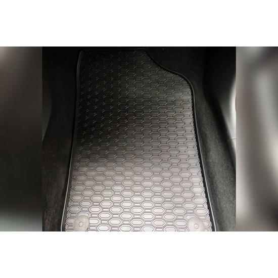 Λαστιχένια Πατάκια Geyer & Hosaja Για VW Polo 2009-2017 / Skoda Fabia 2014+ / Seat Ibiza 2008-2017 4 Τεμάχια Μαύρο 842/4C