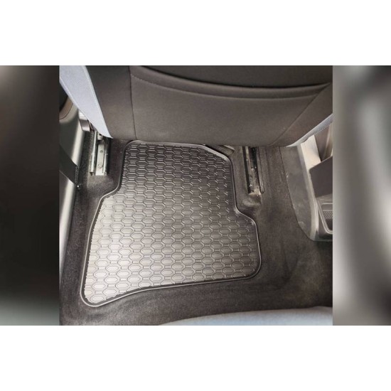 Λαστιχένια Πατάκια Geyer & Hosaja Για VW Polo 2009-2017 / Skoda Fabia 2014+ / Seat Ibiza 2008-2017 4 Τεμάχια Μαύρο 842/4C