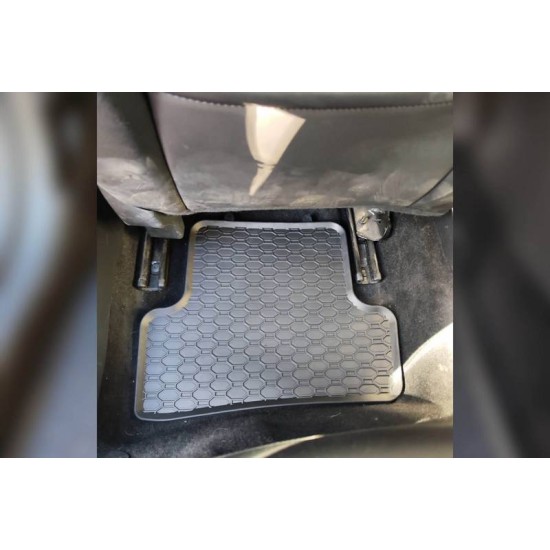 Λαστιχένια Πατάκια Geyer & Hosaja Για Renault Clio 2012-2019 / Captur I 2013-2019 4 Τεμάχια Μαύρα 873/4C